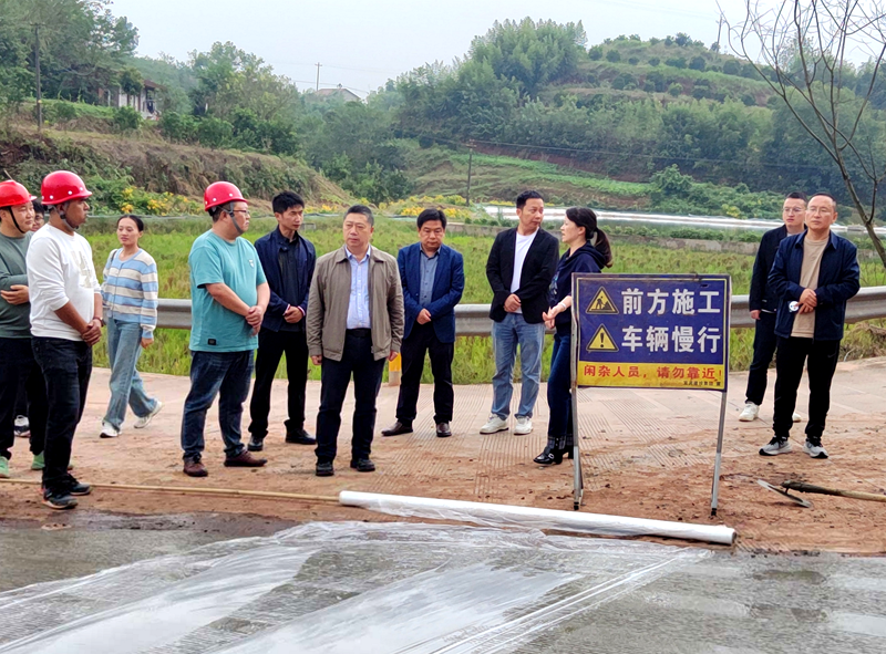 江安縣宣傳部部長白靜到江安“高農(nóng)”項(xiàng)目調(diào)研 (2).png