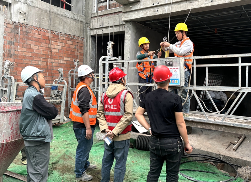 建投建工上江傳奇項目舉行特種設(shè)備、特種人員安全知識培訓(xùn)活動 (3).jpg