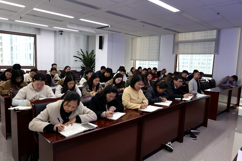 建投建工召開緊急會議傳達(dá)集團(tuán)“高農(nóng)”工作暨廉潔談話會議精神 (2).JPG