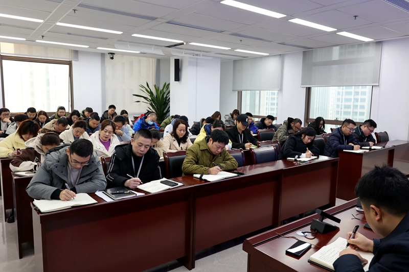 建投建工召開員工大會部署明年改革方向和重點(diǎn)工作 (3).JPG